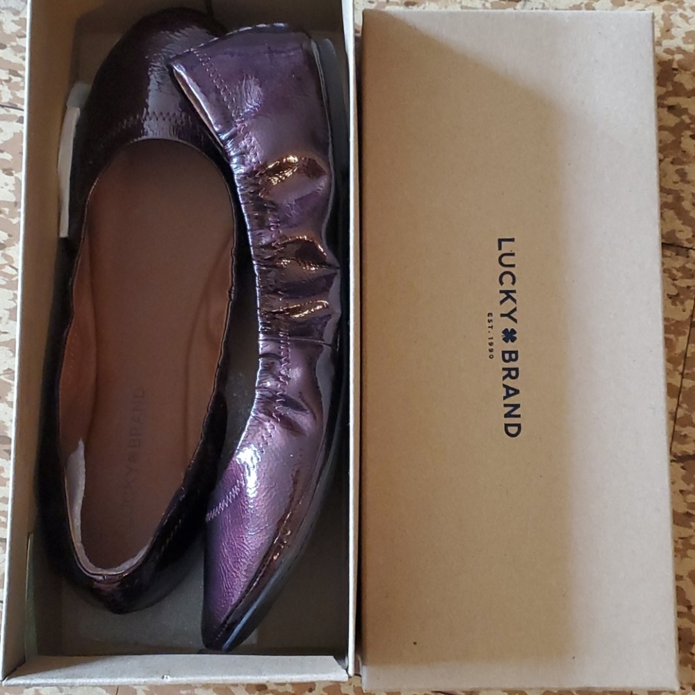Lucky brand burgundy ballet flats